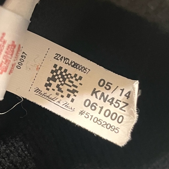 Mitchell & Ness NBA Houston Rockets Knit Pom Winter Hat Beanie. - Picture 4 of 6